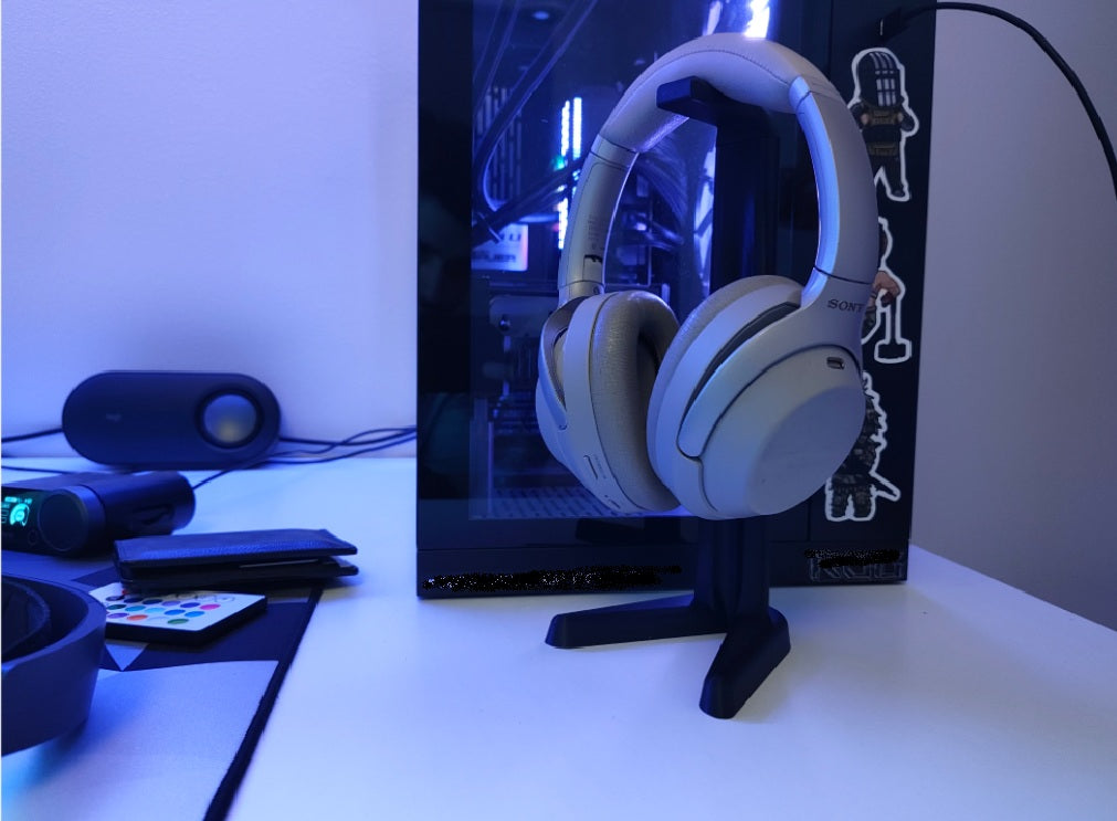 Minimalist Headphone Stand