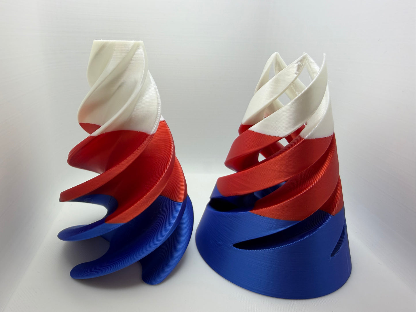MakerEase Fidget Cone PRO 90mm – Premium ASMR Rotating Desk Toy