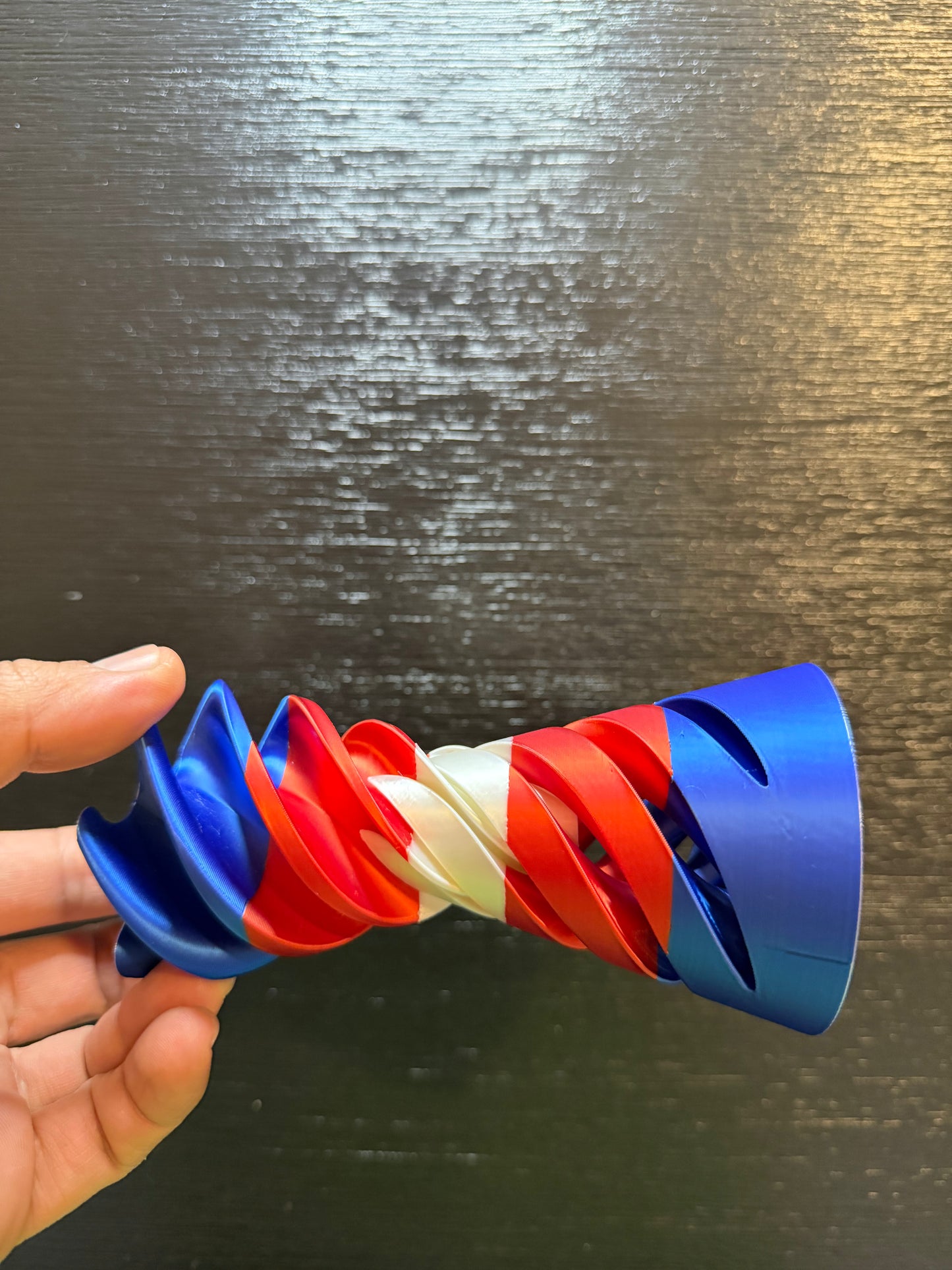 MakerEase Fidget Cone PRO 90mm – Premium ASMR Rotating Desk Toy