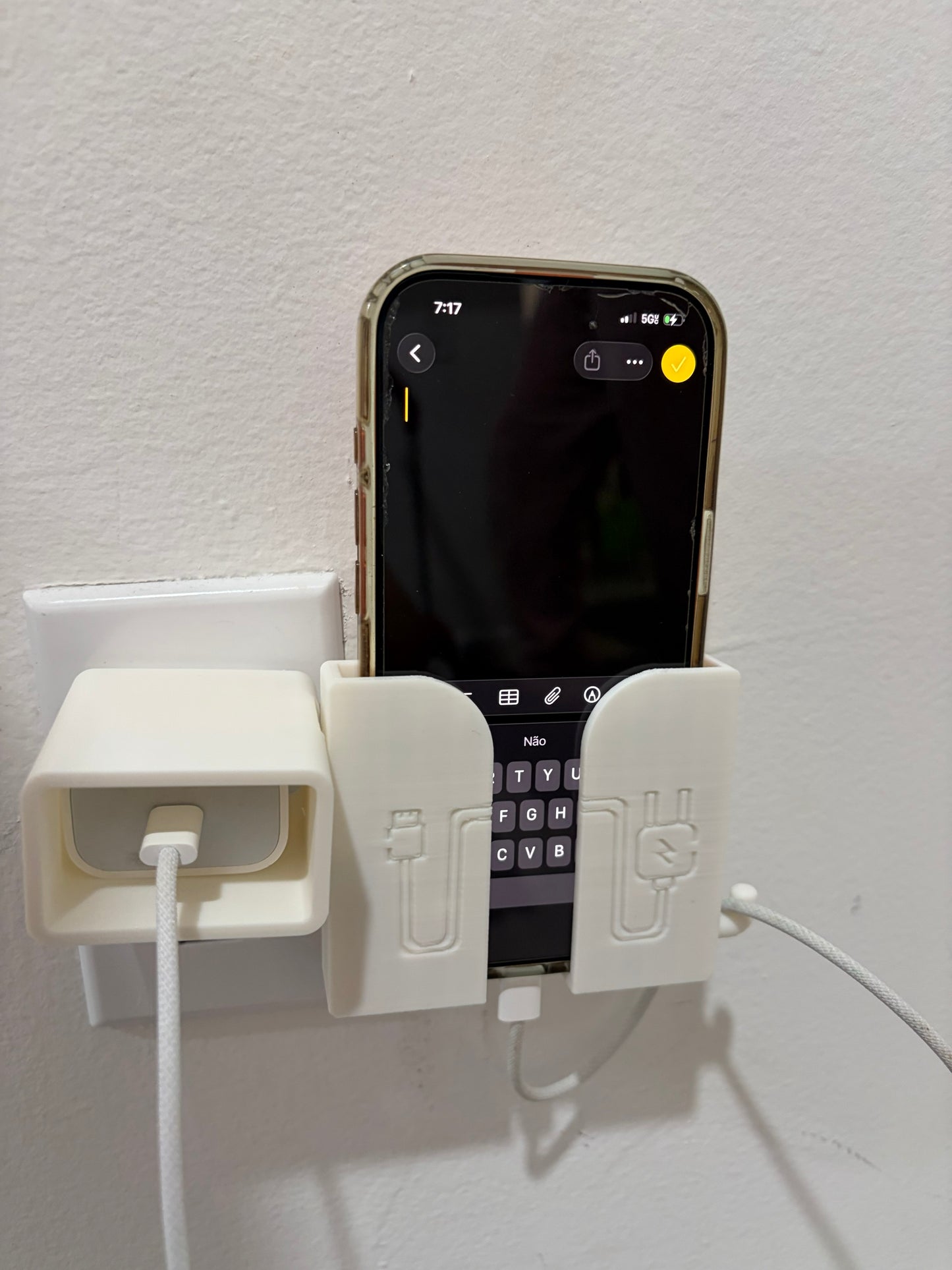 MakerEase Cable Dock – Wall Charger Holder & Cable Organizer